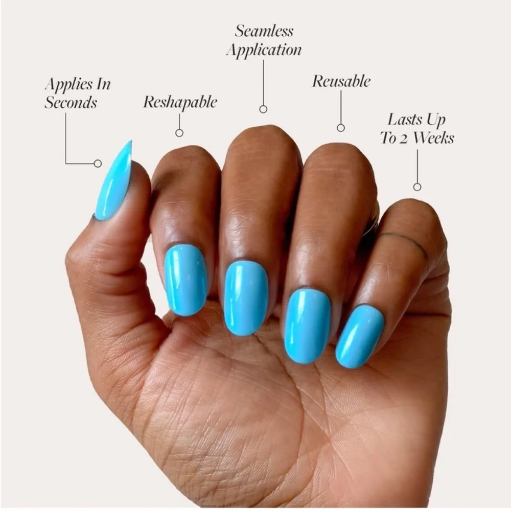 Glamnetic Azure Blue Short Round Press On Nails